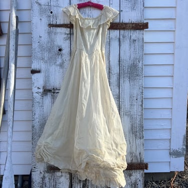 beige dress linen Embroidered organza dress with ruffles Pink / US 8 main image 1