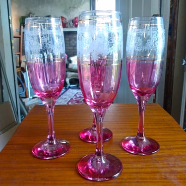 VINTAGE Pink Champagne Flutes, Etched Glass Barware, Home Decor 