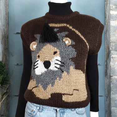 Handknit lion sweater vest vintage 80s 90s chunky bouclè mix sculptural 3d ears tail cute animal graphics novelty soft acrylic (S/M) 