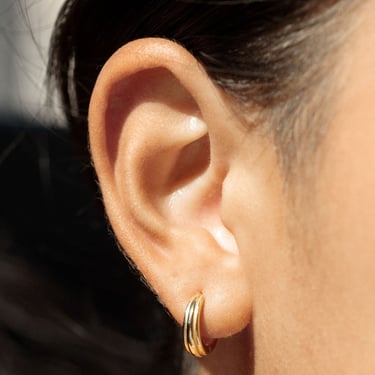 Mini Stepped Huggie Hoop Earrings - Kaiaka 