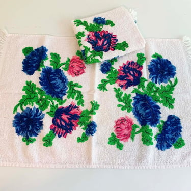 Vintage Set of 2 Cotton Bathroom Hand Towels Cannon Towel Flower Power Cloth Pair Blue Pink Green Mid-Century Floral Terrycloth 60s 70s 