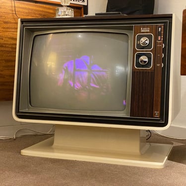 Zenith Chromacolor TV, Circa 1970s - *Please contact us regarding shipping before you buy. 