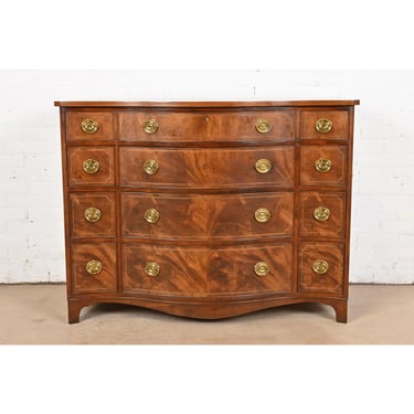 Baker Furniture Historic Charleston Georgian Inlaid Flame Mahogany Serpentine Front Ten-Drawer Dresser Chest