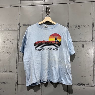 70s light blue size xl Yellowstone national park  Graphic T-Shirt 