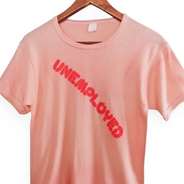 70s t shirt / funny t shirt / 1970s peach colored Unemployed spell out funny ringer t shirt Small 