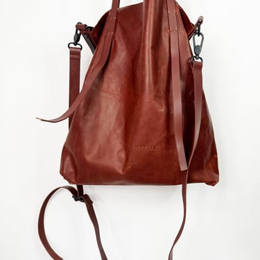 Leather Easy Bag in WAXY CINNAMON Only