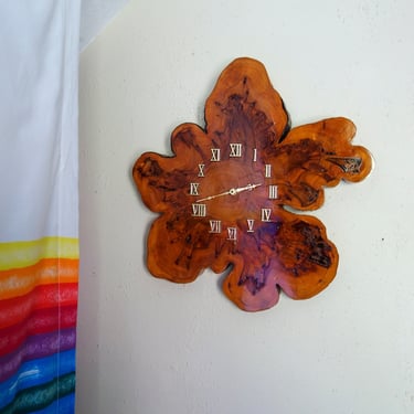 Vintage 70s live edge slab clock, 1970s large burl wood rustic cabin or lodge decor resin coated hanging wall clock MCM battery operated 