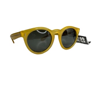 Vintage DKNY 90's Donna Karan Bausch & Lomb Yellow Gold Wayfarer Style Sunglasses SOHO KO105 