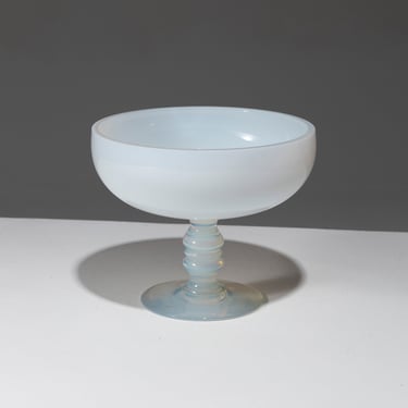 COUPE BAGUIER EN VERRE LAITEUX, CRISTALLERIE DE SÈVRES, 1950s