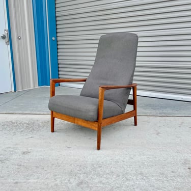 1960s Mid Century Walnut Recliner by Folke Ohlsson for Dux 