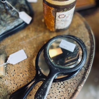 Handheld vintage mirror