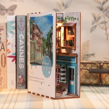 Island Of Love Book Nook Kit