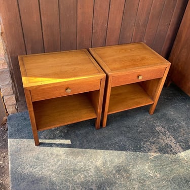 Henredon Mahogany/Walnut Nightstands Endtables Set Pair Vintage Mid-Century Modern Lotus Pulls 