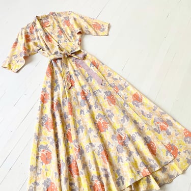 1940s Floral Lamb Rabbit + Bird Print Rayon Robe 