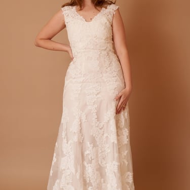 Camille Lace Gown - M