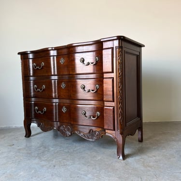 Vintage Hekman Furniture Louis XV-Style Chest of Drawers 