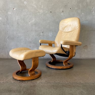 Ekornes Stressless Leather and Teak Recliner Chair &amp; Ottoman