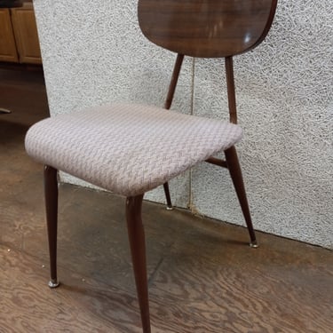 Cute Mid Century Chair 16 x 30