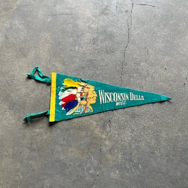 Vintage Wisconsin Dells American Indian Graphic Felt Souvenir Pennant 