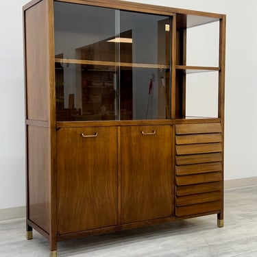 American Of Martinsville Dania ~ Mid-Century Modern Display Case / China Cabinet (SHIPPING NOT FREE) 