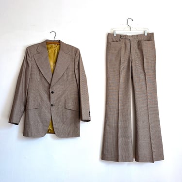 Vintage 70s Hand Tailored Men's Plaid Bellbottom Suit. Size 42 x 34 