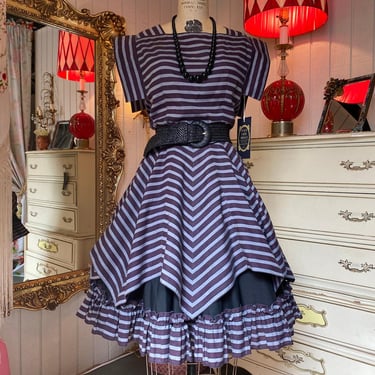 vintage 1980s striped fit and flare dress black and gray chevron 50s style full 