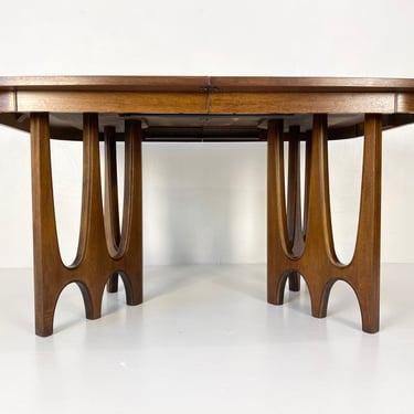 Broyhill Brasilia Phase II Oval Pedestal Dining Table, Circa 1970s - *Please ask for a shipping quote before you buy. 