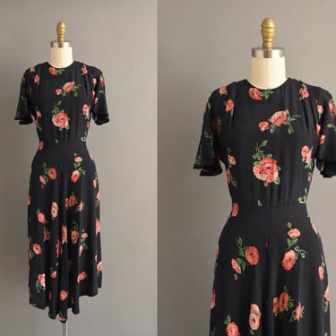 1940s dress | Gorgeous Rayon Chrysanthemum Floral Print Dress | Large | 40s vintage dress 