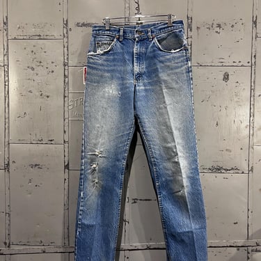 Distressed Size 30x31 80s Lee riders medium wash denim blue Jeans. 