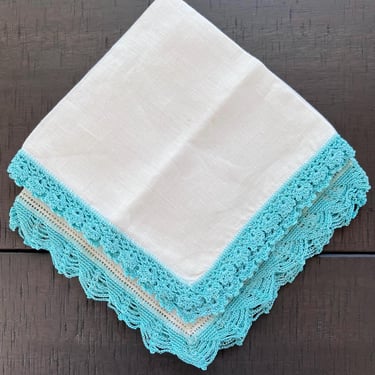 Hankies 2L turquoise crochet trim 