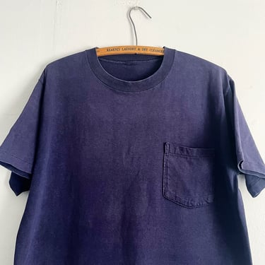 Vintage 80s Blank Navy Blue Pocket T Shirt Worn Faded Single Stitched Size L 