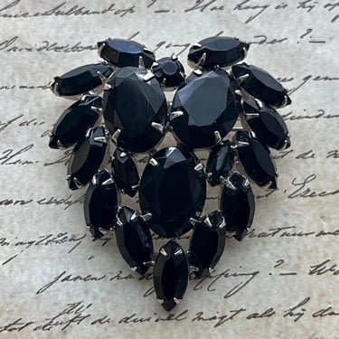 jet glass brooch 1950s pronged black heart crystal jeweled pin 