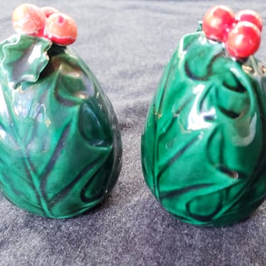 Lefton Christmas Holly Berry shaped Salt and Pepper Shakers Holiday Dishes Christmas kitchenware 