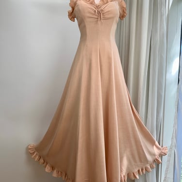 1940s Peach Rayon Dress  - Woven Straps with Ruffle Details - Fitted Bodice - Flowing Skirt - Beautiful Buttoned Back - 28 Inch Waist 