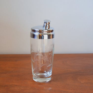 Vintage Etched Glass Cocktail Shaker with Flower Pattern, Retro Barware 