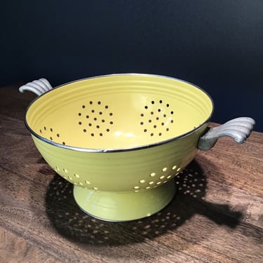 Fiestaware Yellow Colander (Seattle)