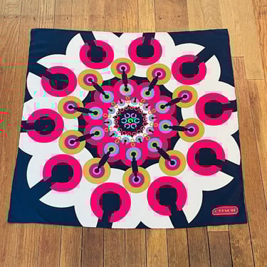 C Shape Coach Scarf