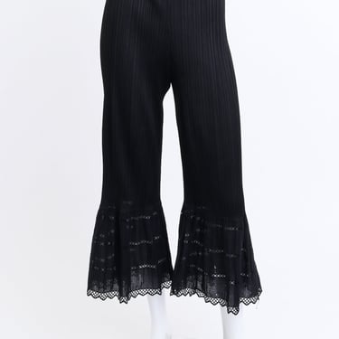 Plissé Bell Bottom Capri Pants