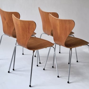 1967 Arne Jacobsen Series 7 Teak chair for Fritz Hansen Denmark 4 available