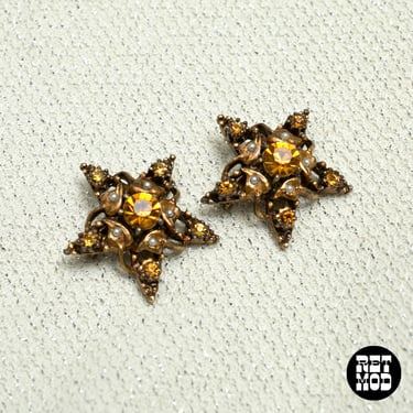 Pair of Dainty Vintage Gold Rhinestone Star Brooches 