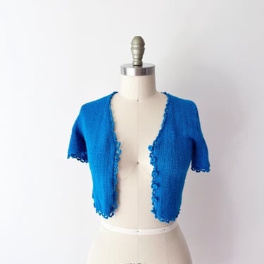 SIZE XXS / XS 1970s Cerulean Blue Knit Cardigan  - Soft V Neck with Scallop Trim - Cropped - Covered Buttons Openwork Snap Dragon 