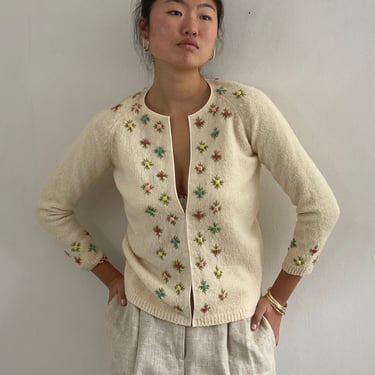 60s hand knit embroidered cardigan sweater / vintage creamy white wool hand embroidered floral rose bud cardigan sweater | Medium 