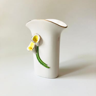 Fluted White Calla Lily Vase 