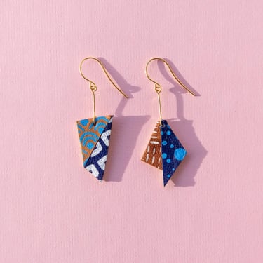 Mini Origami Earrings - Indigo Asymmetrical Japanese Inspired hand painted leather statement earrings // hitaishou  非対称 