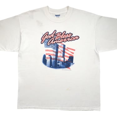 Vintage 2001 “God Bless America” World Trade Center/Twin Towers Memorial Graphic T-Shirt Size XL 