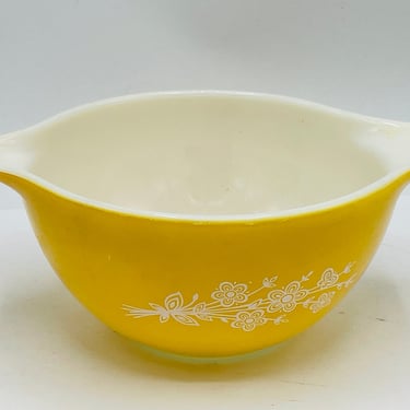 Vintage Pyrex Butterfly Floral Yellow Gold Small Cinderella Pour Bowl 441 750 ml- Great Condition 