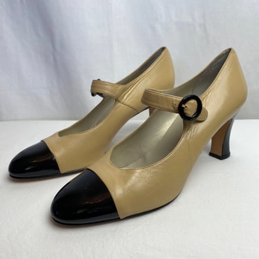 20’s 30’s style spectator pumps~ ankle strap buckles~2 tone blonde with black patent leather taupe Delman vintage shoes flapper 1920s size 9 