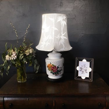 Vintage Cut Ceramica Flora & Wood Base Lamp