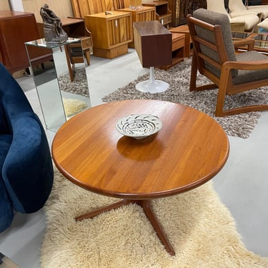 Refinished Solid Teak Danish Coffee Table Round Circular Top and Pedestal Base 