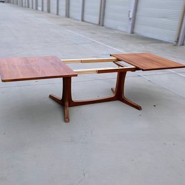 Extendable Teak Dining table by Gudme Møbelfabrik | Seats 6-12 | MCM | Mid Century | C. 1960 | Danish 